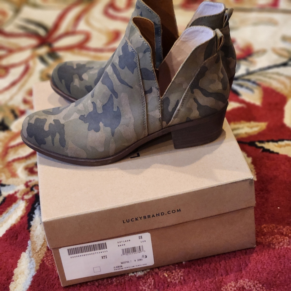 Women's Lucky Brand camouflage suede slip on booties,  size 7